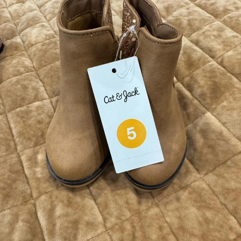 Cutest little Cat& Jack cowboy boots 4 your little cowgirl:just enough sparkle